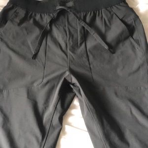 Like new Lulu jogging pants